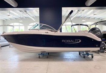 2025 Robalo R207 Biscayne Blue/White Boat